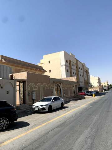 فيلا 700 متر مربع شرقية على شارع 30م السلام، شرق الرياض، الرياض