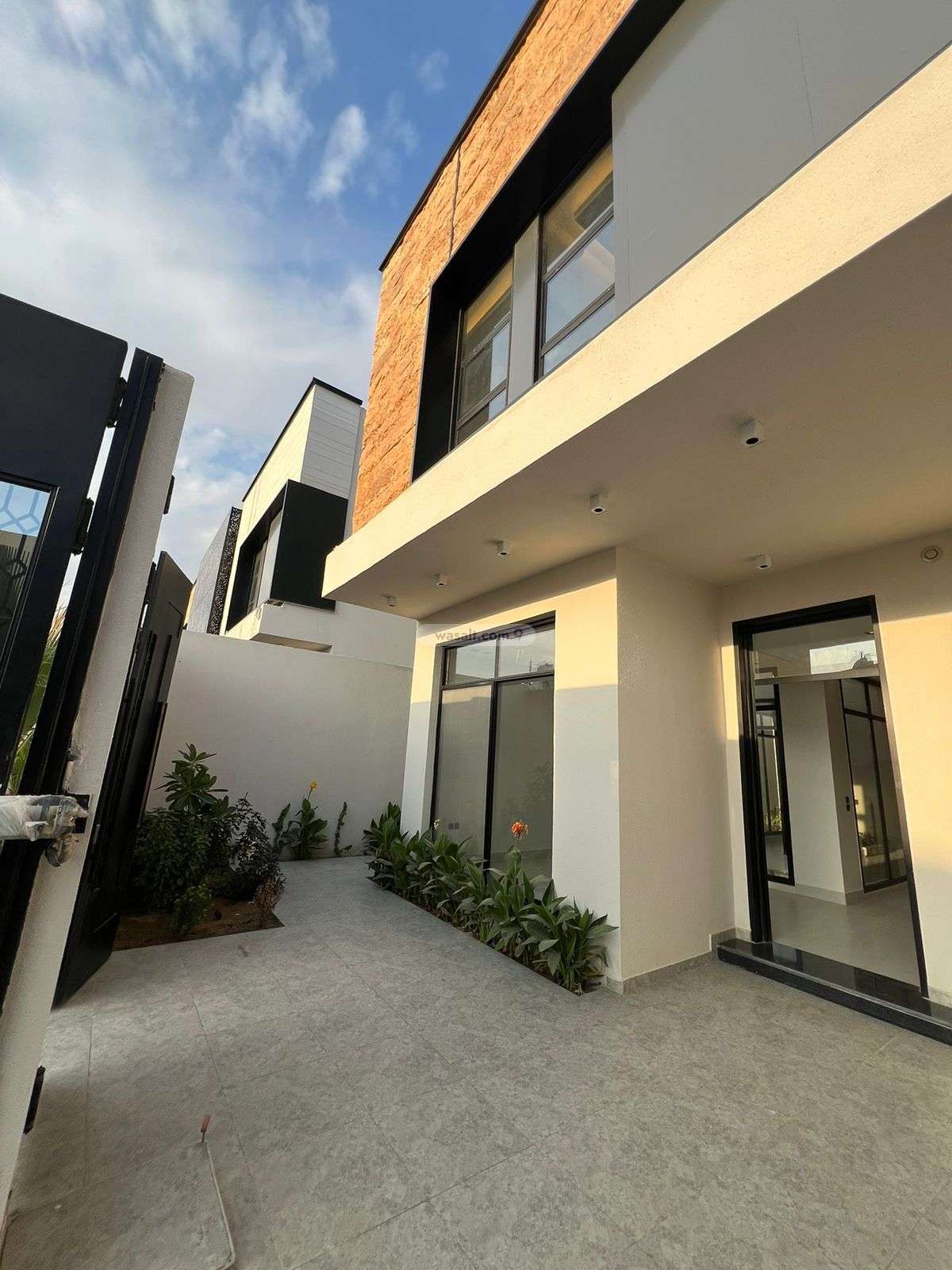 Picture of Villa 250 SQM Facing West on 20m Width Street For Sale