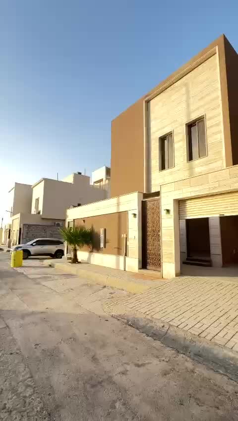 فيلا 300 متر مربع غربية على شارع 15م العارض، شمال الرياض، الرياض 