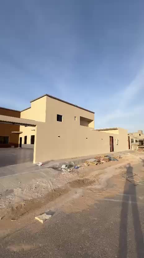 فيلا 810 متر مربع جنوبية على شارع 15م الأفق، عيون الجواء 